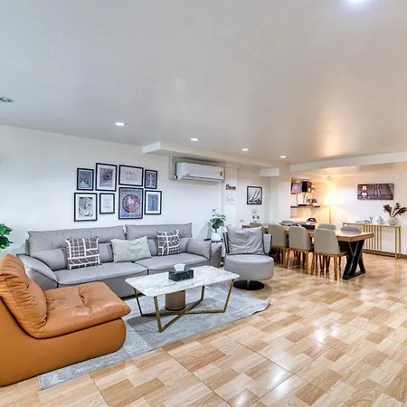 Bangkok Watergate Townhouse 曼谷中心水門家 Villa