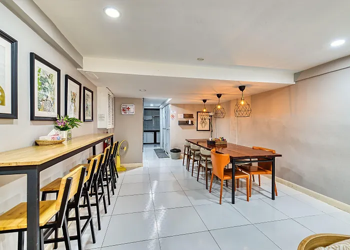 בית נופש Watergate Townhouse 曼谷中心水門家 *
